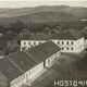 Pohled na hotel od kostela
Zdroj: Historicke fotografie od p. Veseleho/Sose